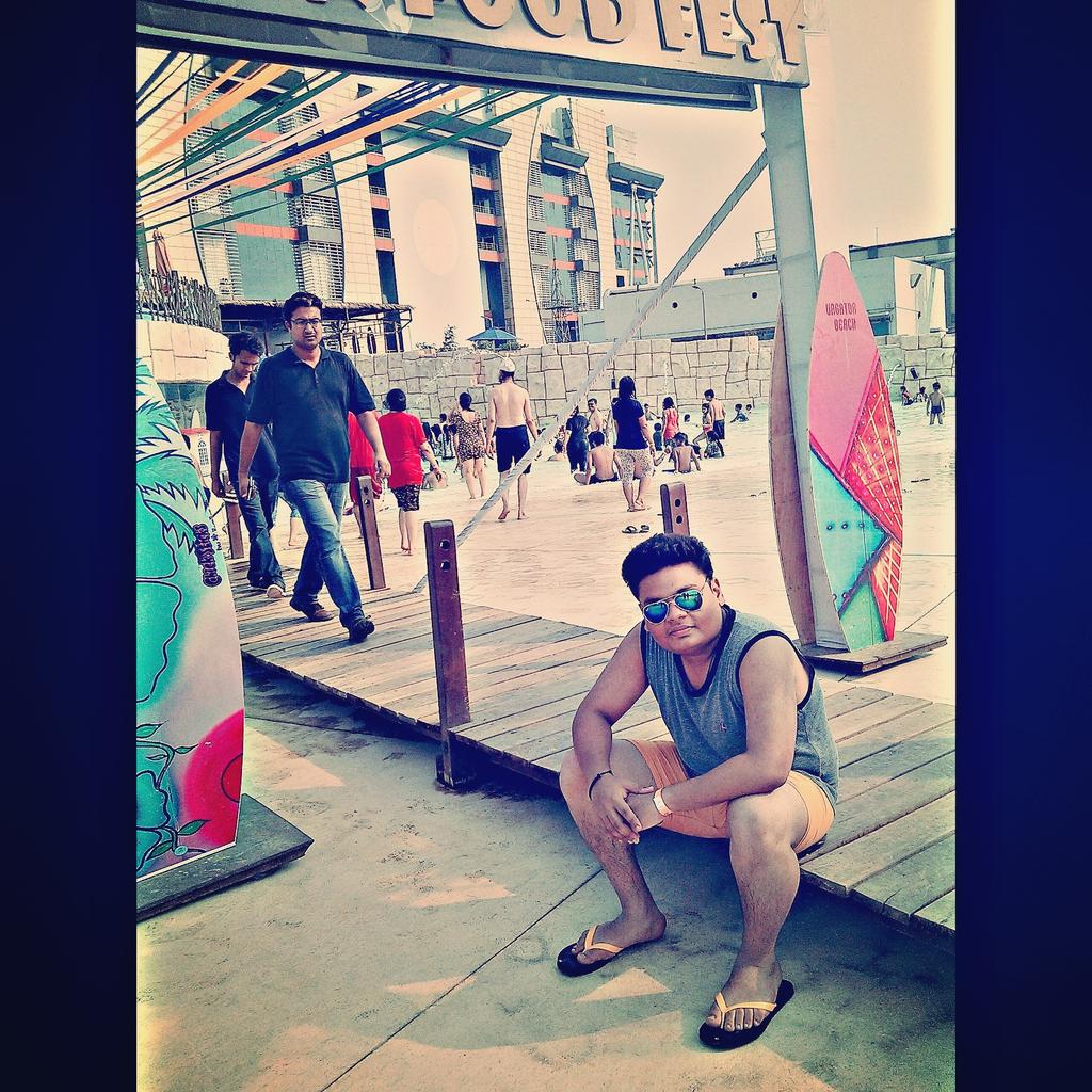 DeepanshuAswal's tweet photo. #throwback #oyster #beach #swag B) http://t.co/YRqbCfTjbo