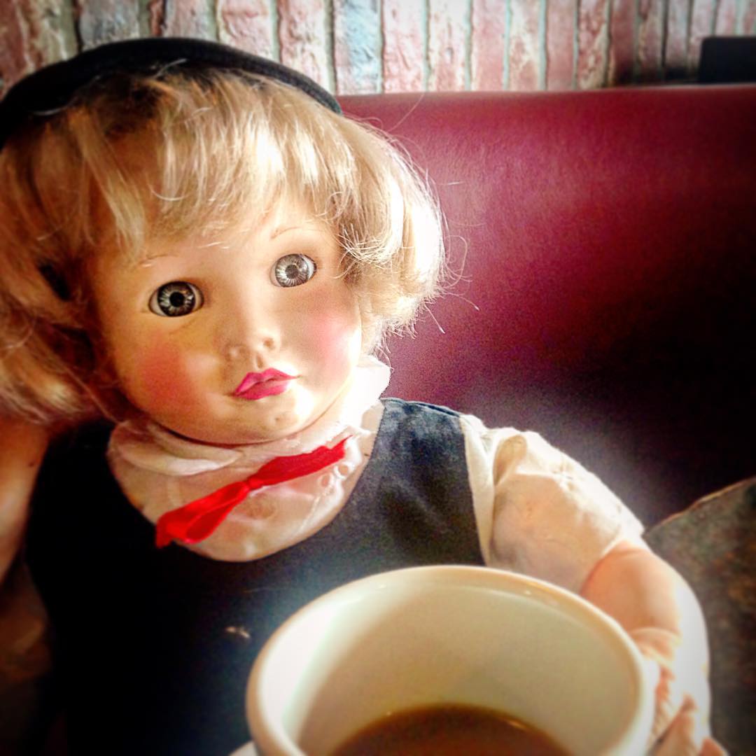 MaybeEvilDoll's tweet photo. @FNS187 A little slow today. Coffee's helping. Okay, I'm ready. Look behind you. http://t.co/95YYKWiw81