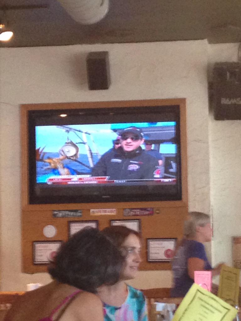 sharihorsman's tweet photo. LP on TV at the pump house! #Weathertechca #nascarcanada @weathertechca http://t.co/vG4dUbIv9m