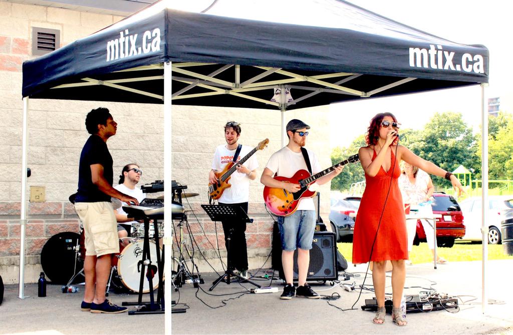 ShyannsMusic's tweet photo. Another great show yesterday! Thanks to everyone who came out ☀️🎶😊
#LakeAquitaine #LiveMusic #Summertime http://t.co/vTczPk4p0o
