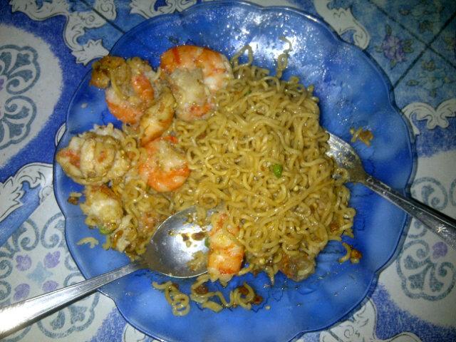 Kabayanlebay's tweet photo. Menu mkn ;)°•°Sĩĩĩ~(y)°• Tp syng lalapannya gak ada..?? http://t.co/kaAOB8TVyW