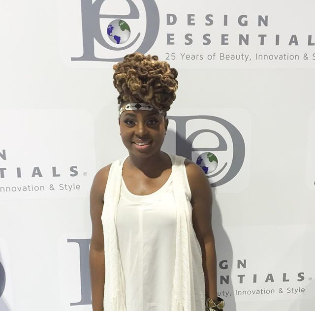 CurlsUnderstood's tweet photo. One benefit of being a @CurlsUnderstood Curly Ambassador? Attending the #designessentials25 event hosted by @ledisi! http://t.co/KOgY2UOrKW