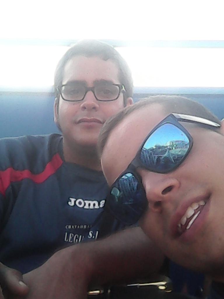 pellisax's tweet photo. Seguimos en el lío! @EstropicioChar http://t.co/nGYrid7c6O