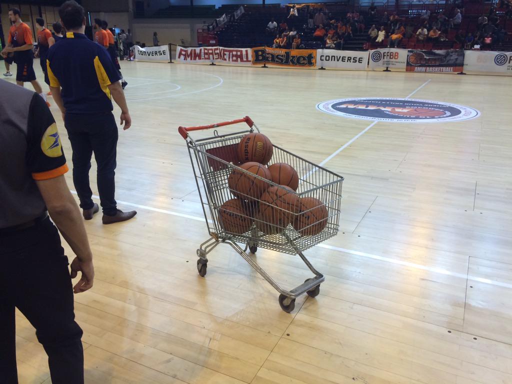DerrickBurson's tweet photo. They know how to allocate their resources here in France. #ballrack http://t.co/n7C4Bi8Lst