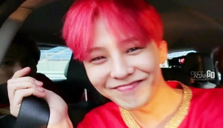 xnarxy's tweet photo. GD tiene 28 y parece de 10 #Happy28GDay http://t.co/mxOIk9LjJz