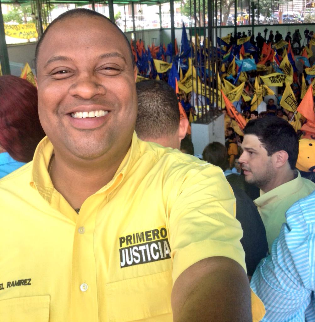 RafaelRamirezC's tweet photo. En parque Miranda en presentación de candidatos de la @UnidadVenezuela a la Asamblea Nacional. #Parlamentarias6D http://t.co/2RSsy1LkLW