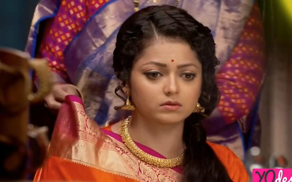 Image result for drashti dhami as sad rani gayatri