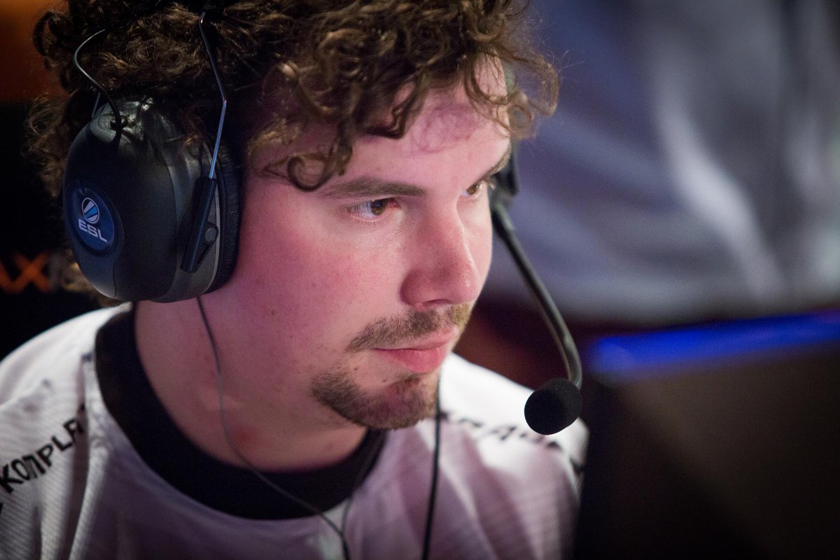 27in1's tweet photo. . @hundencsgo: “I can’t see SK finding a replacement on tenzki’s level” => http://t.co/TwmixZ1COo http://t.co/Q9GWdLg69Q