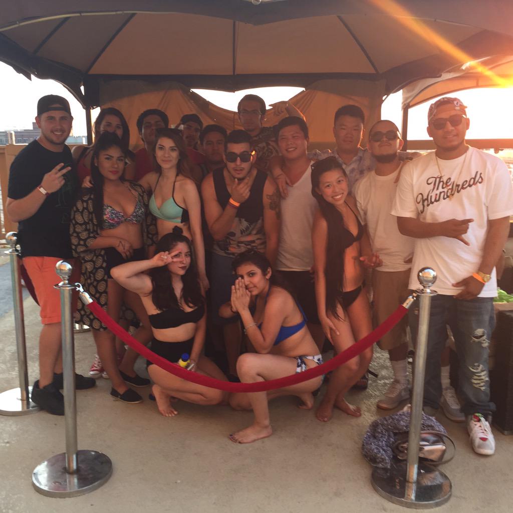 boomitsbrenda's tweet photo. Dallas Ragers | SQUAD #DallasPoolParty 💙💚 http://t.co/foF7bklSTO
