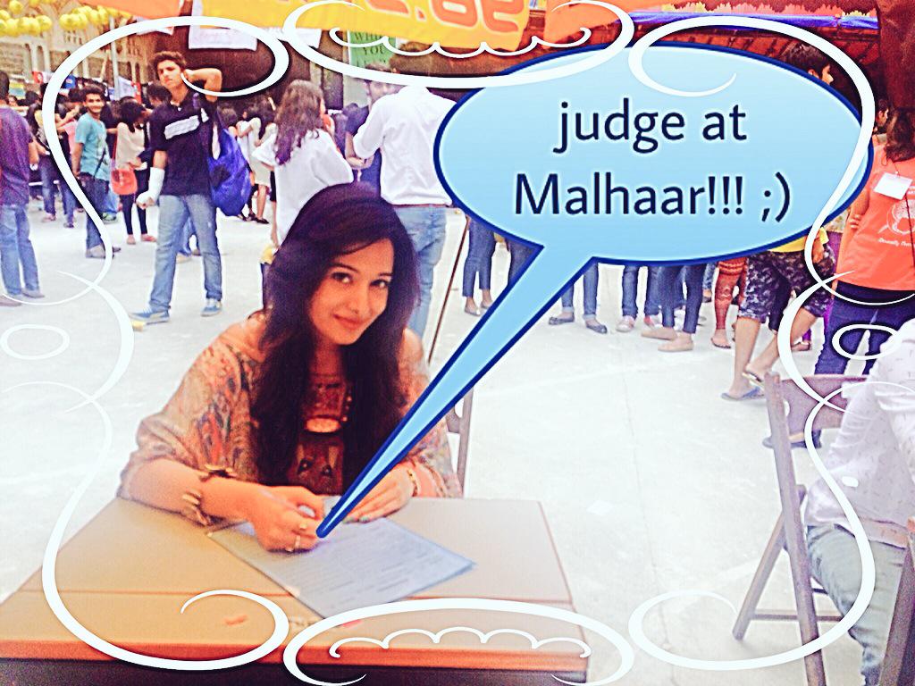nehal1789's tweet photo. "@preetikatweets: #St.Xaviers Malhaar #Singing_Competition!  Styling by  Sujata K #krimsonstylestudio http://t.co/fxyEtB8WVI"