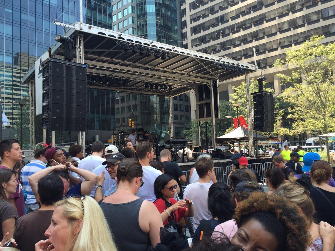GetDecibly's tweet photo. Getting ready for #steviewonder at Dilworth Plaza http://t.co/AkMDwqBpPN