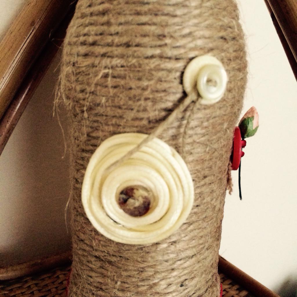cucadaselprat's tweet photo. ¡¡¡Alegría en nuestros hogares!!! Modelo divertido #botellasforradas #handmade #artesania #escucada http://t.co/4PN9IQ672s