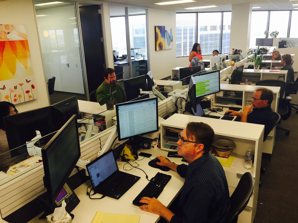 Lifescript's tweet image. Here&apos;s the @Lifescript editorial team hard at work reporting on the latest trending health news.