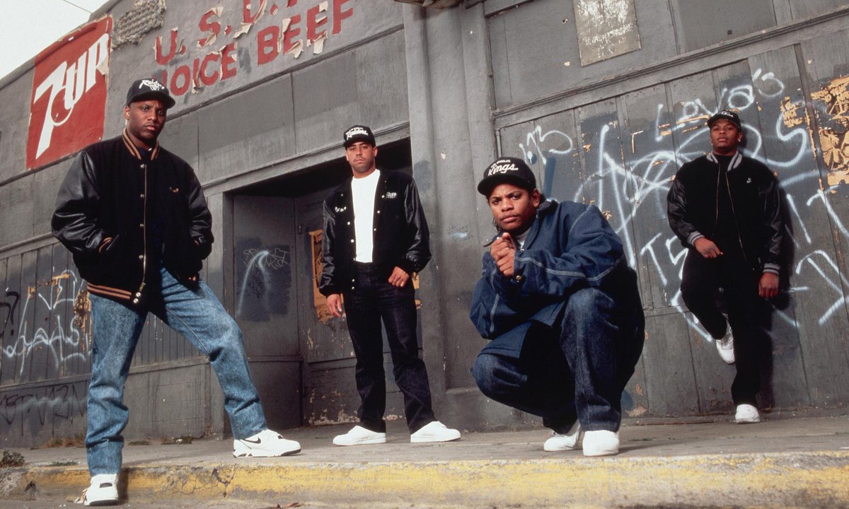 HollywoodonThe's tweet photo. "Straight Outta Compton" producer Bill Straus: http://t.co/HScird5vrW @StrausBill @l2lounge @philbotana #rap http://t.co/o8rZCjYuLn