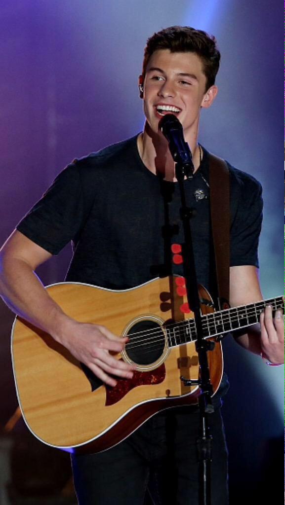mendesupdatesww's tweet photo. Shawn😍 http://t.co/g4I33BF2vM