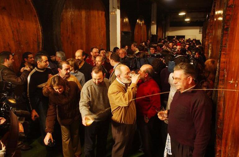 scoutmagazine's tweet photo. Falling for cider all over again in the Basque region of Spain... http://t.co/bdZmOt1GKv #ScoutThis http://t.co/eK1YeggIJW