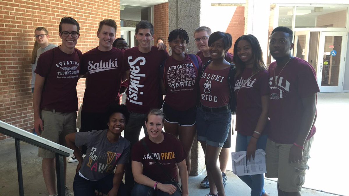 iRemainTAYLORd's tweet photo. #SalukiPride πΆπΎ#SchneiderEmpire #SIURLT15 http://t.co/w4IVbiZO9l