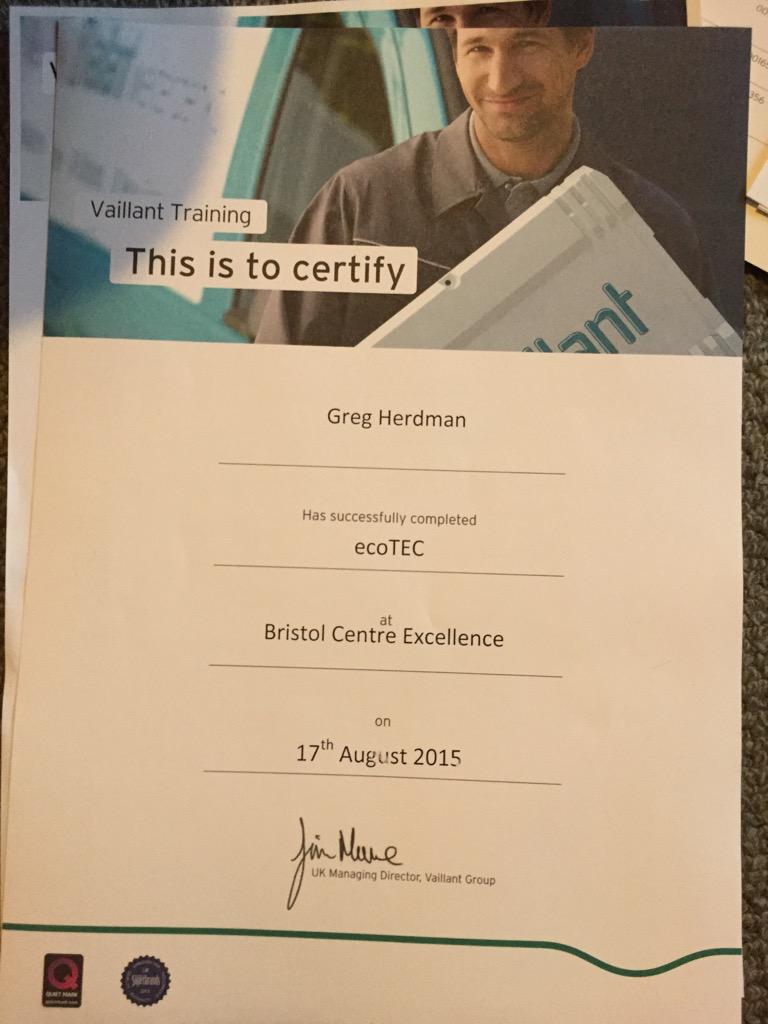GregHerdman's tweet photo. @vaillantuk treated us to a #ecoTEC training day with the @vaillantuk guru #davefowler. #VaillantAdvance http://t.co/KHb6ppYhSF