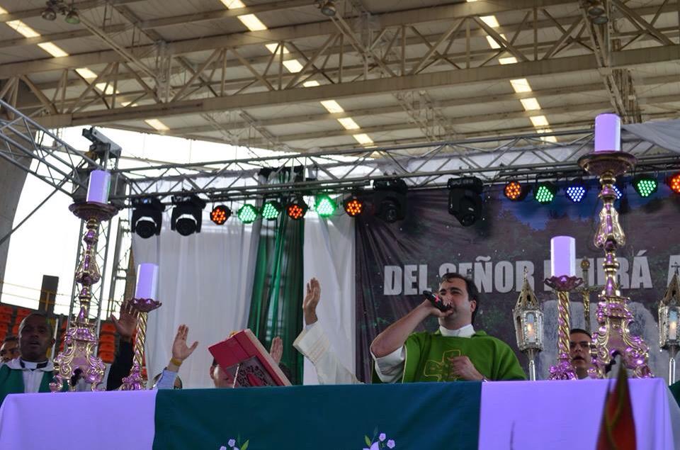 RodolfoLondono's tweet photo. Seguimos #modoENIAA #DiosEnCali http://t.co/saPm05JBQH