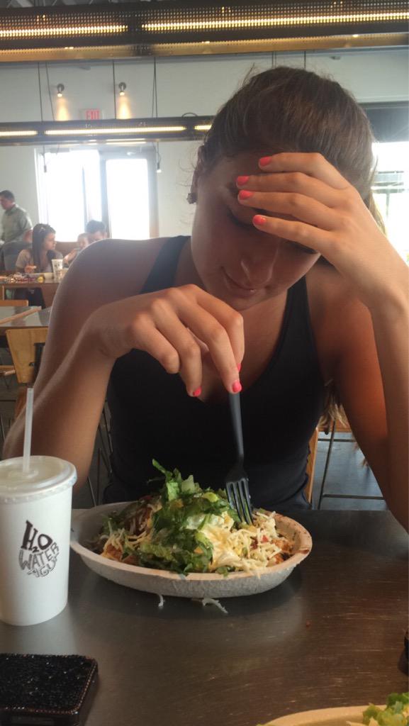 Jenna_Yatess's tweet photo. We gave up on the cleanse.... #addictedtochipotle @Elenadwor http://t.co/SmJFspZXqS