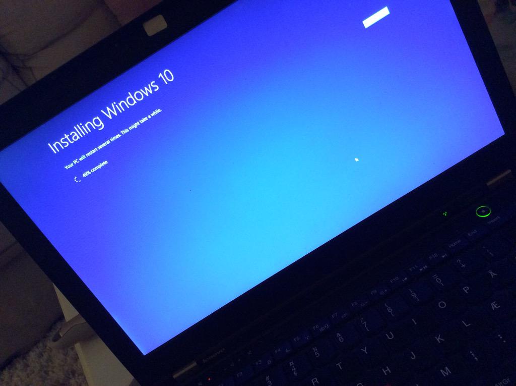 DoktorKermit's tweet image. Going Dark on my laptop for some time #installingwindows10 #Windows10 #Microsoft #lookinggood