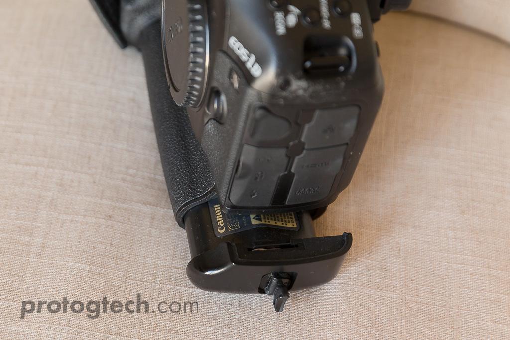 ProTogTech's tweet photo. How To Change or Remove the Canon EOS 1D-X Clock / Backup Battery http://t.co/oXuzAHV2WF http://t.co/dmJ9wwa94u