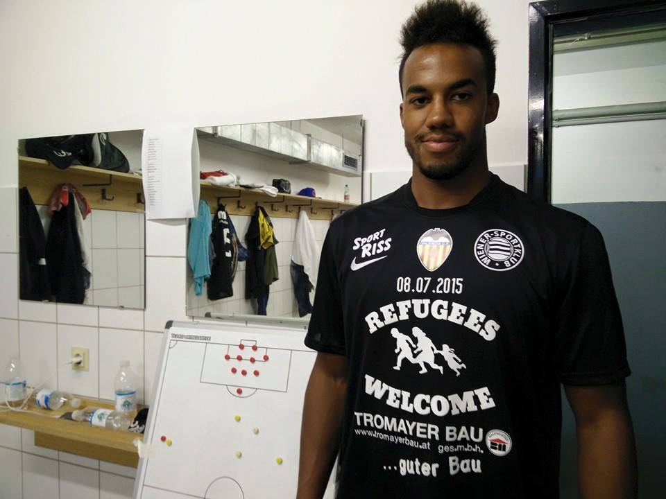 Herr Strache, bevor Sie uns zu vereinnahmen versuchen: So sieht unser aktuelles Trikot aus! #orfsg15 #RefugeesWelcome