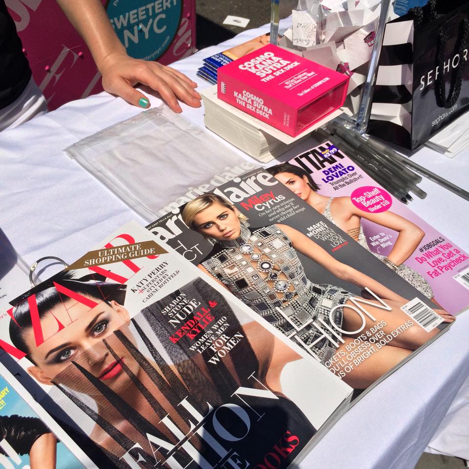 Cosmopolitan's tweet photo. Snag our #SeptemberIssue from 3:30-6 @ 5th Ave btwn 17th/20th St. TODAY! Win @sephora goodies &amp; more! #MagMobile2015💁 http://t.co/kgYfwNsNm9