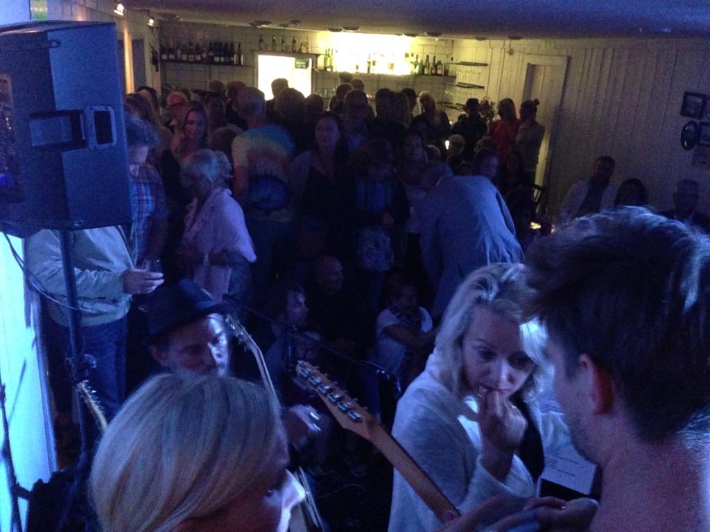 BladeBrady's tweet photo. Birthday party night at my local! http://t.co/R0GKplcyKu