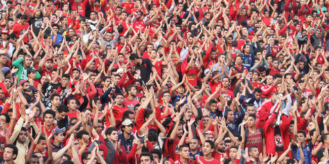 AlAhly's tweet photo. كيف يمكننا أن ﻻ نتحدث عن العائلة، في حين أن العائلة هي كل ما نملك ..
#جمهوره_ده_حماه
#AhlyFamily http://t.co/vcooFu7msm