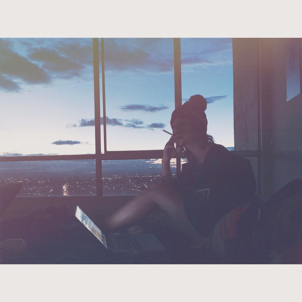 JuanamartinezH's tweet image. Rendirse no es tan fácil cuando creíste que realmente podía funcionar. instagram.com/p/6gYIE0L8u-/