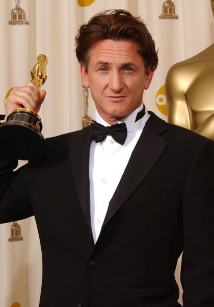 Happy Birthday to two-time Oscar winner and paparazzi hater Sean Penn! 