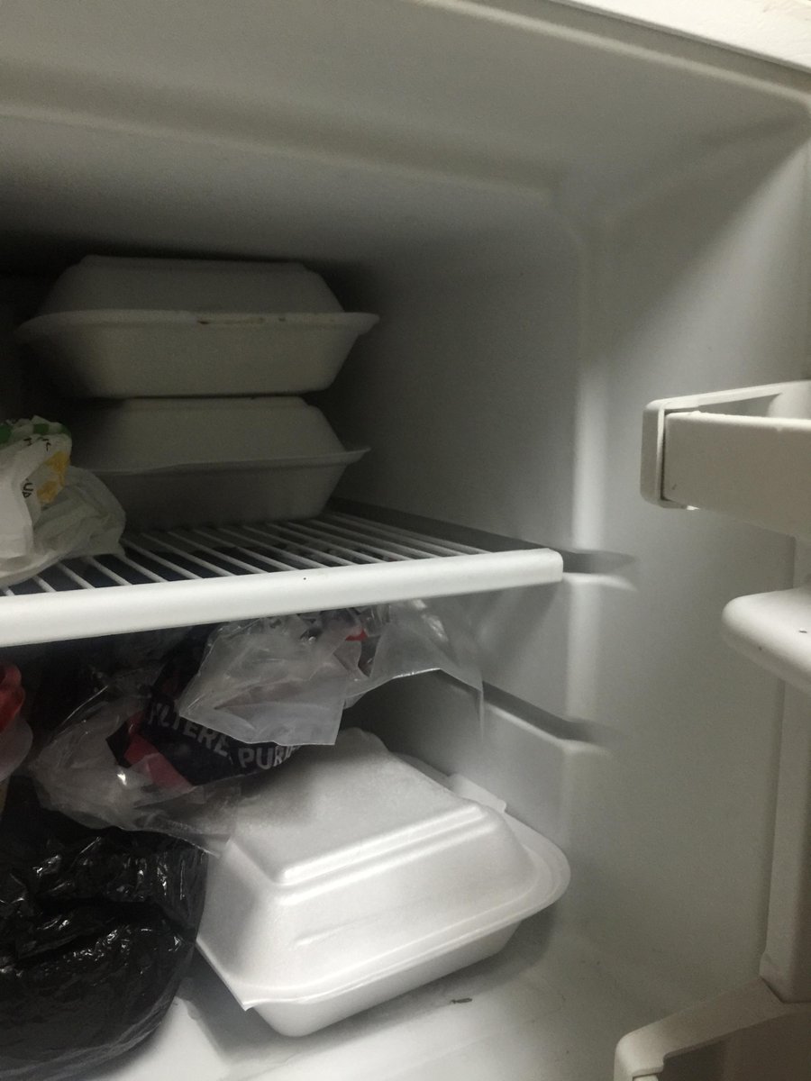 ksambury's tweet image. Two boxes down, three to go #FrozenFood #WorryAboutFoodOneDayForTheWeek #EditFlow