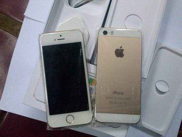 MEDIAshop_'s tweet photo. ◀▬ PROMO CUCI GUDANG -►STOCK TERBATAS iphone 5s Rp 1,7jt PIN:29253C46 Follow ☞@MEDIAshop_ http://t.co/HqjtKMHrPQ