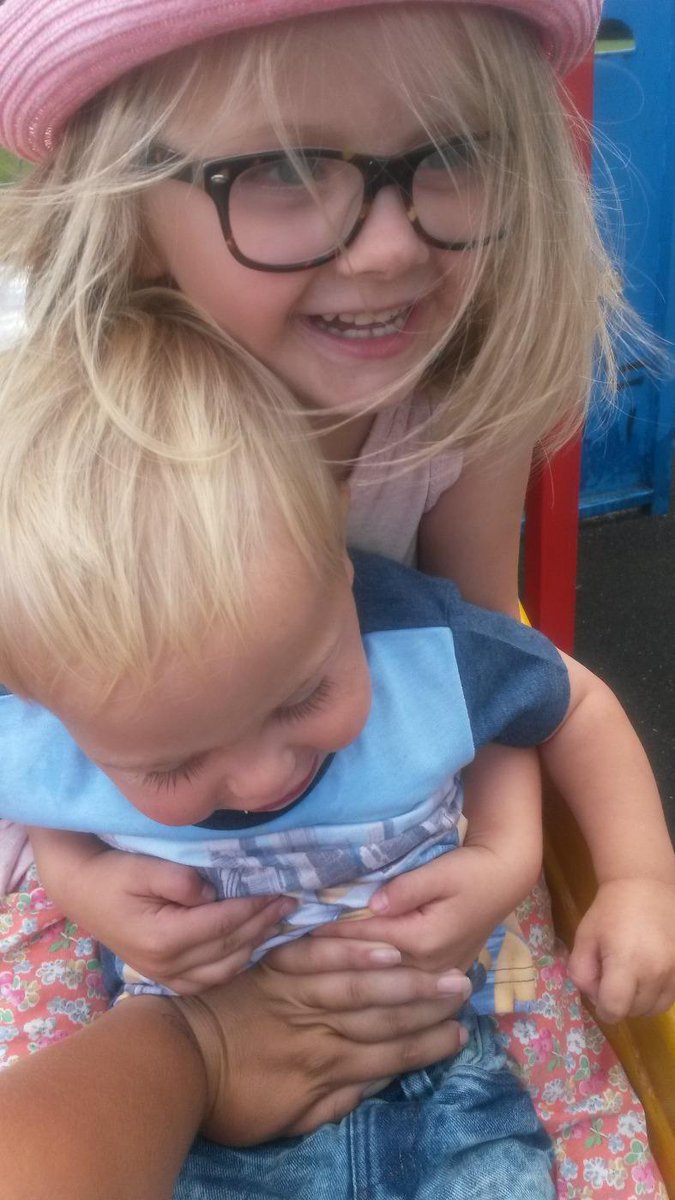 tarn1989's tweet photo. #mywholeworld #mylife #sunnydays http://t.co/04sYvSez1B