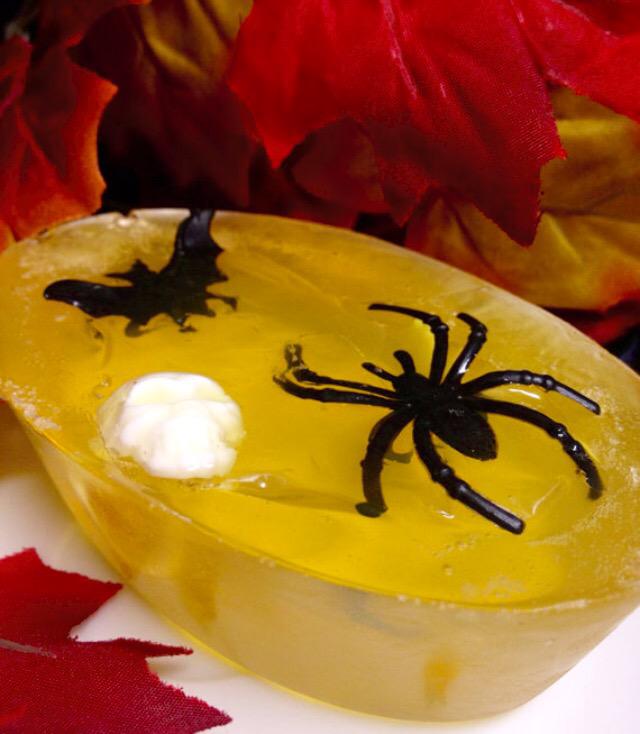 LeNoirBleu2's tweet photo. #Halloweensoap #toyring #toyinside #sugarandspice https://t.co/suutF5o9Vx #etsymntt #etsysocial @EtsySocial @Etsy http://t.co/QHWXCGrCcI