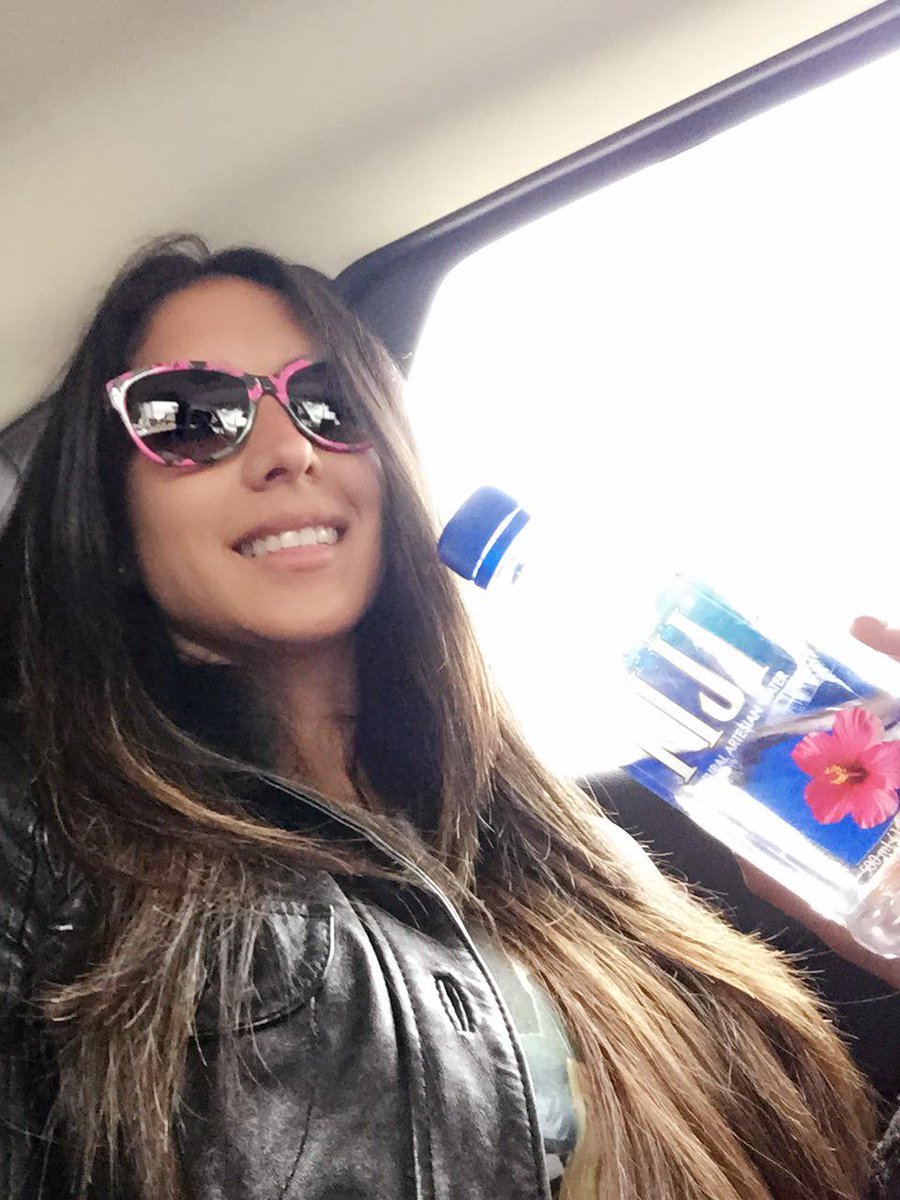 Grx por acompañarme en el tráfico!!! 😋#Vive