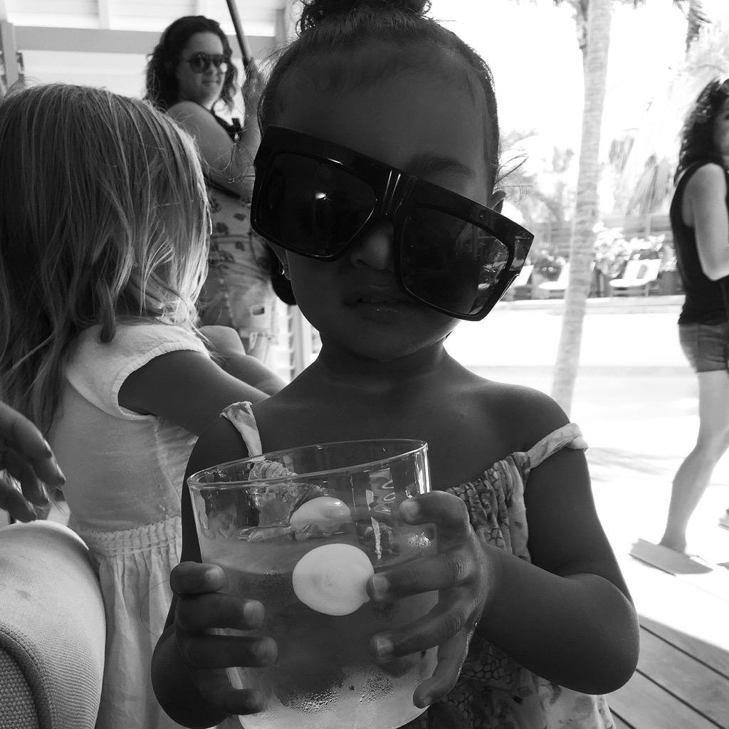 khloekardashian's tweet photo. MOOD http://t.co/hc4vucrelC