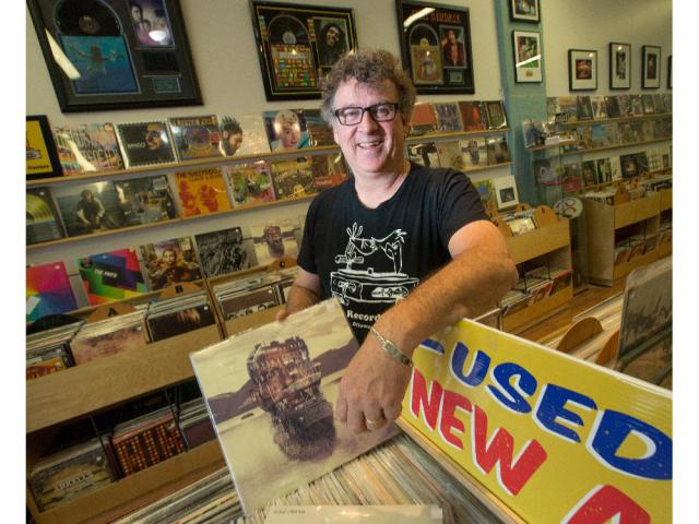 OttawaCitizen's tweet photo. Record Centre is a vinyl guru's haven for music lovers http://t.co/fFVbNslvnU #ottnews #ottbiz http://t.co/rvzHYlzuXn