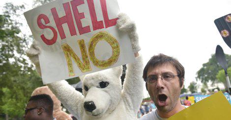 HuffPost's tweet photo. Shell officially allowed to drill in the Arctic http://t.co/5UnNLJKi0L http://t.co/0jqtMzTQHx