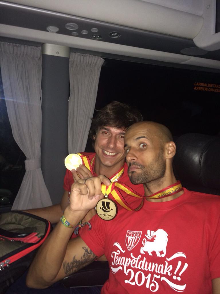 Ander8Iturraspe's tweet photo. Lo de siempre... CANTERA, CANTERA Y CANTERA!! Somos diferentes, somos únicos. Nos lo merecemos, AUPA ATHLETIC!! 👏💪👏💪🏆 http://t.co/CPaG6GREDS