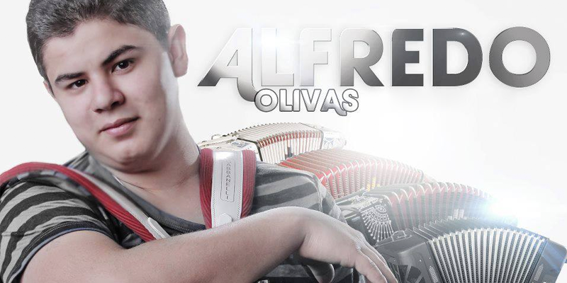 TvBandamax's tweet photo. Gran éxito de @AlfredoOlivas_  en California http://t.co/ZhvWpso5vO http://t.co/SMimnvMHMm