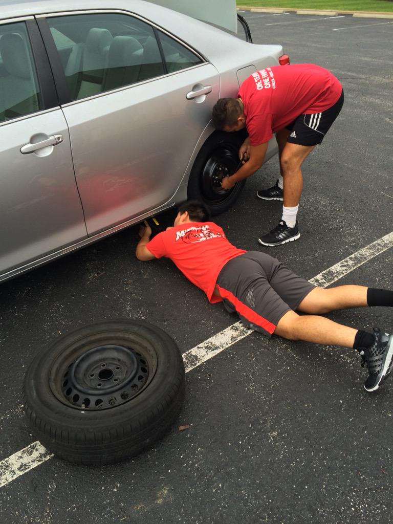 Maryville_Rugby's tweet photo. We help our @MaryvilleU family out any chance we get! #SaintsNation #TireChangeService http://t.co/jTPneo1nLi