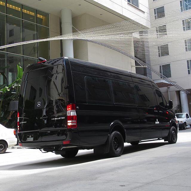 PLATINUM_GROUP's tweet photo. The #PMLedition Mercedes Benz Jetvan ready to roll! #PML #PML2015 #MercedesBenz #Sprinter #MobileOffice http://t.co/ReUkqUachX