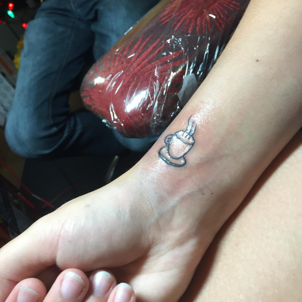 6Secondsof1D's tweet image. @Louis_Tomlinson you were the first tattoo on my list!😏