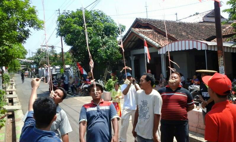 DesaSurobayan's tweet photo. Kemeriahan 17 Agustus di Desa Surobayan RT 02 foto oleh @areepqeeza http://t.co/OcxQgP3K0I