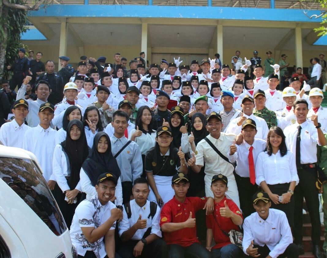 Kita sama-sama tuangkan kegembiraan dihari kemarin. Dan hari ini adik-adik kita dijadwalkan kembali ke rumah masing2.