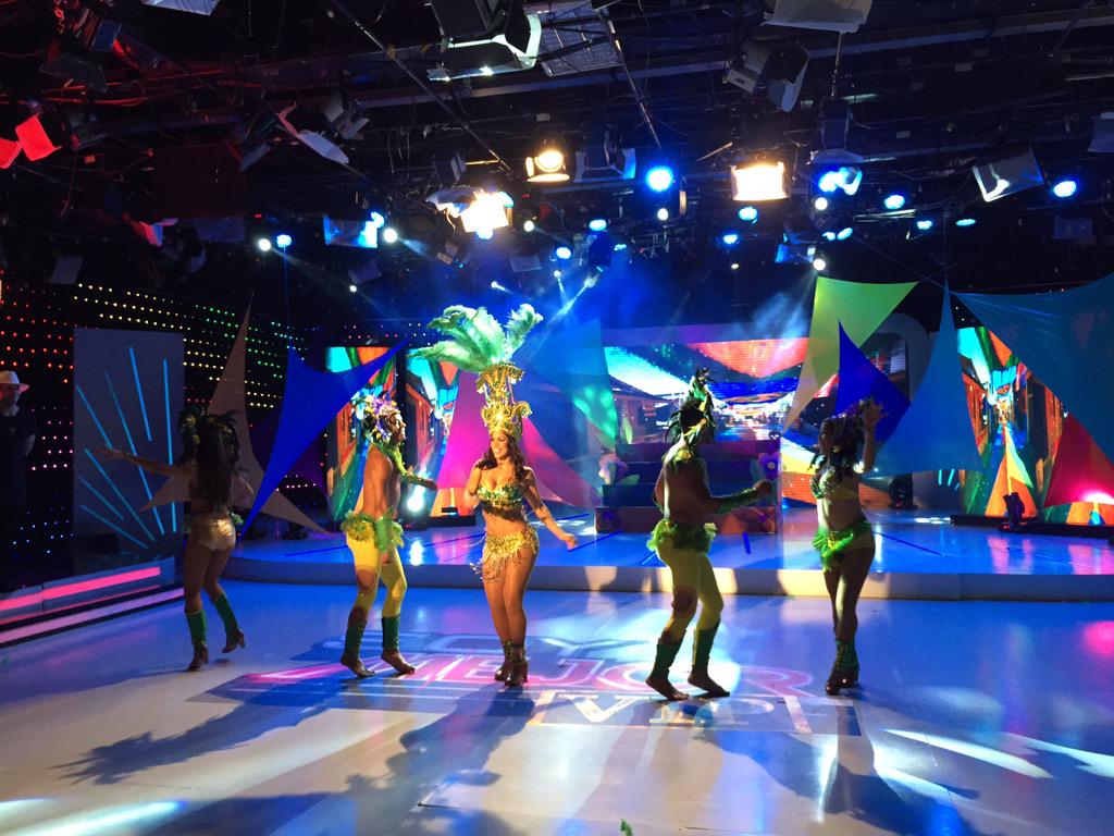 tcsoyelmejor's tweet photo. Es hora de ver el show de @FannyGarcesG. ¡Disfrútalo! El "Bombón" baila Samba para ganar en las #DecisionesVIP ¡Vota! http://t.co/6x16obxNtP