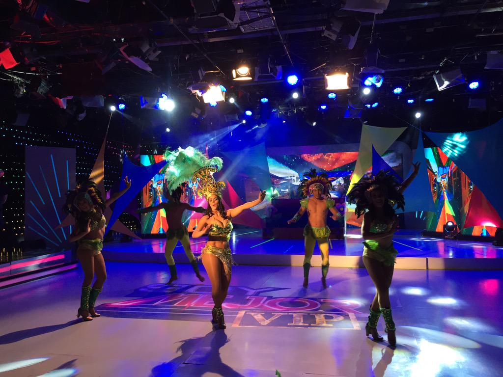 tcsoyelmejor's tweet photo. Es hora de ver el show de @FannyGarcesG. ¡Disfrútalo! El "Bombón" baila Samba para ganar en las #DecisionesVIP ¡Vota! http://t.co/6x16obxNtP