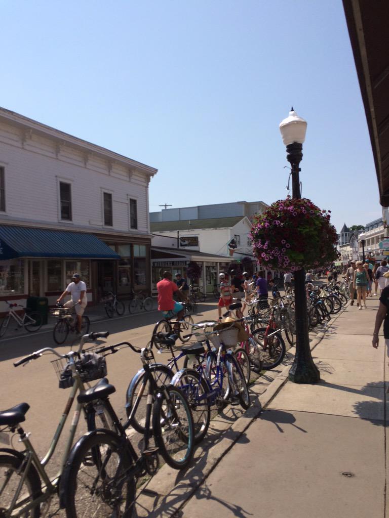 hvanderbeek11's tweet photo. Without a doubt mackinaw island is one of my favorite places to be πππ΄πΌ #bikedit http://t.co/S7UpX21XYt